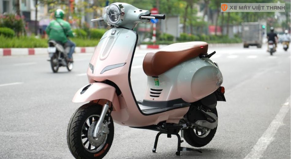 Quên không gạt chân chống đối với xe ga 50cc