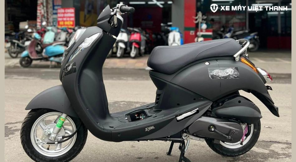 Mẫu xe Elite 50cc màu đen nhám