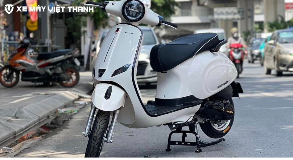 Mẫu xe Classic Pro 50cc màu trắng nhỏ xinh