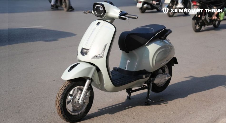 Mẫu xe máy điện dáng Vespa Classic Ultra