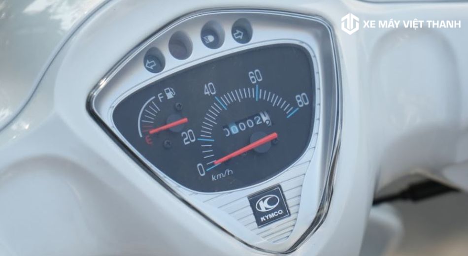 Xe 50cc hết xăng nên không đề được