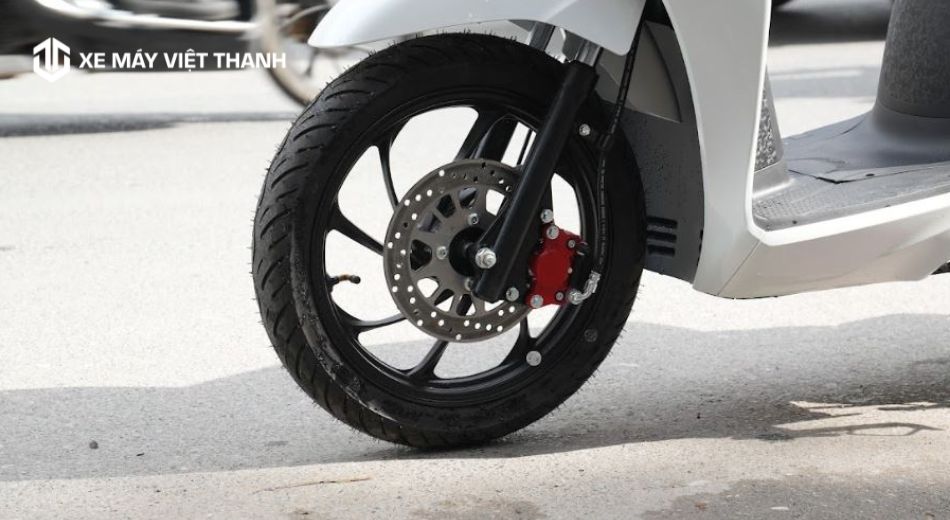 Xe 50cc kêu to do phanh hoặc giảm xóc