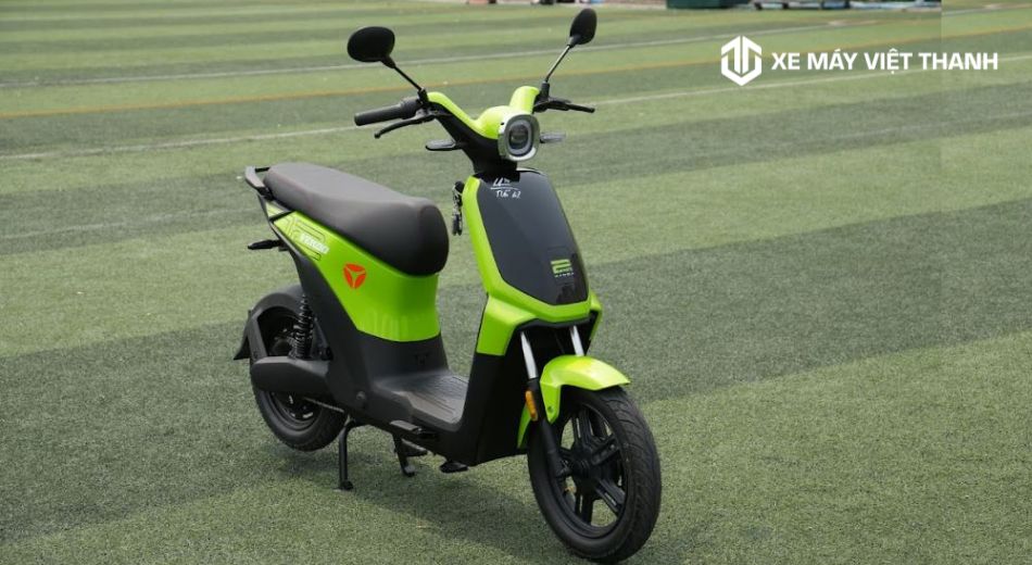 Mẫu xe máy điện Yadea Vekoo dáng thể thao