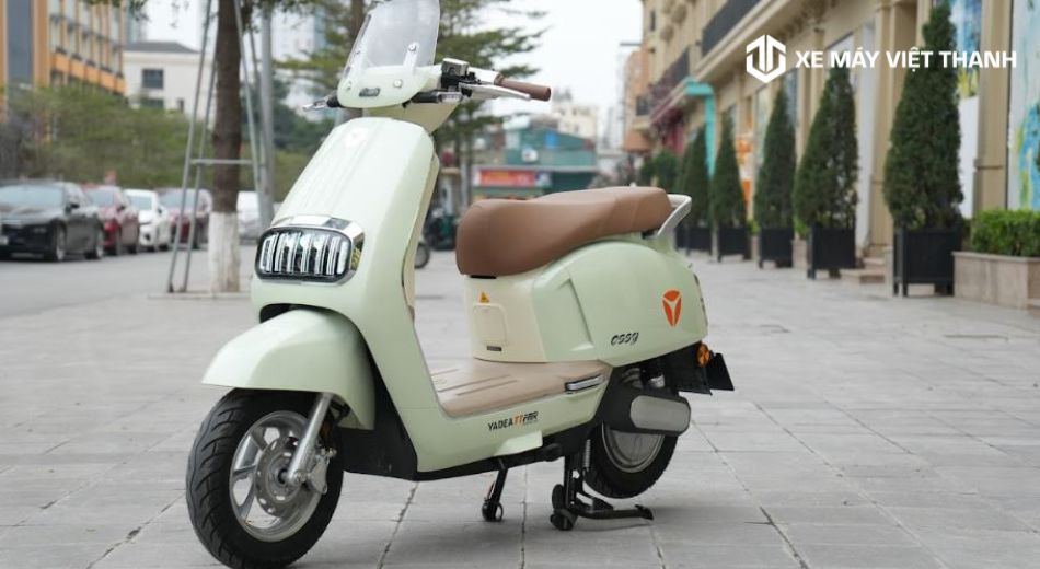 Nên chọn mua xe điện chạy pin hay ắc quy