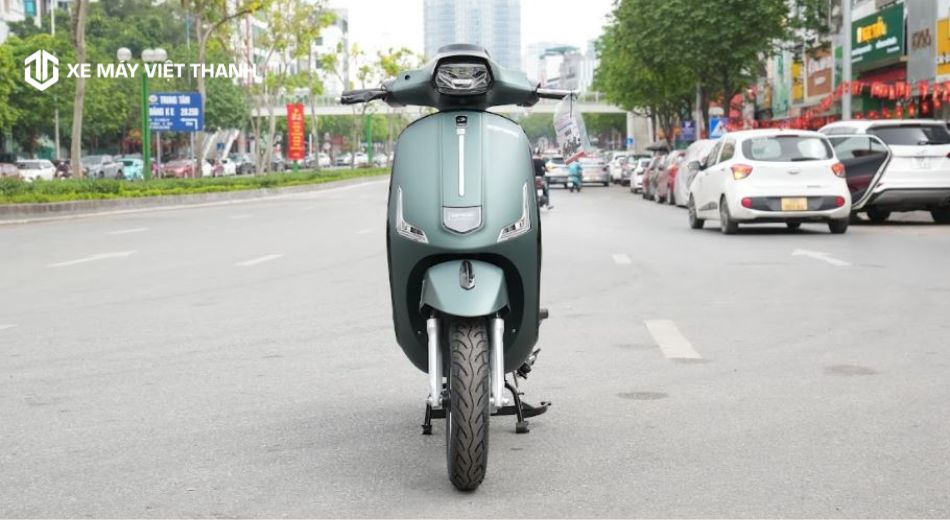 Mẫu xe máy điện màu xanh rêu