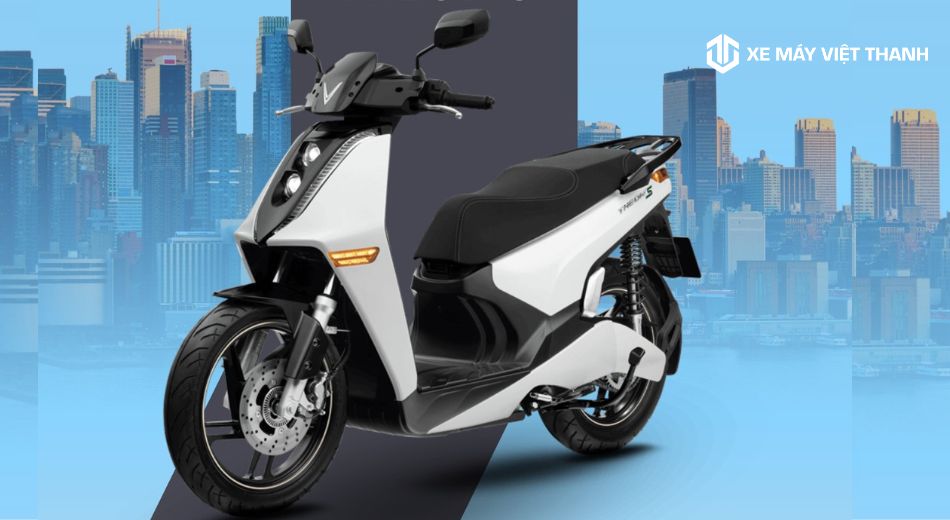 Mẫu xe máy điện VinFast Theon S cho nam