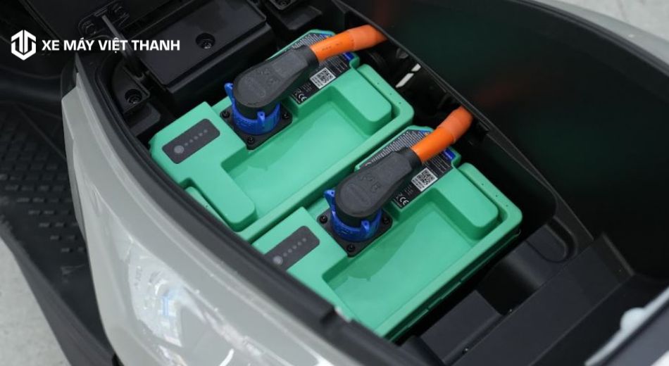 Thời gian sạc pin cho xe máy điện là bao lâu