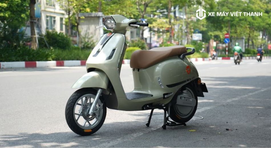 Vì sao nên chọn mua xe máy điện màu xanh