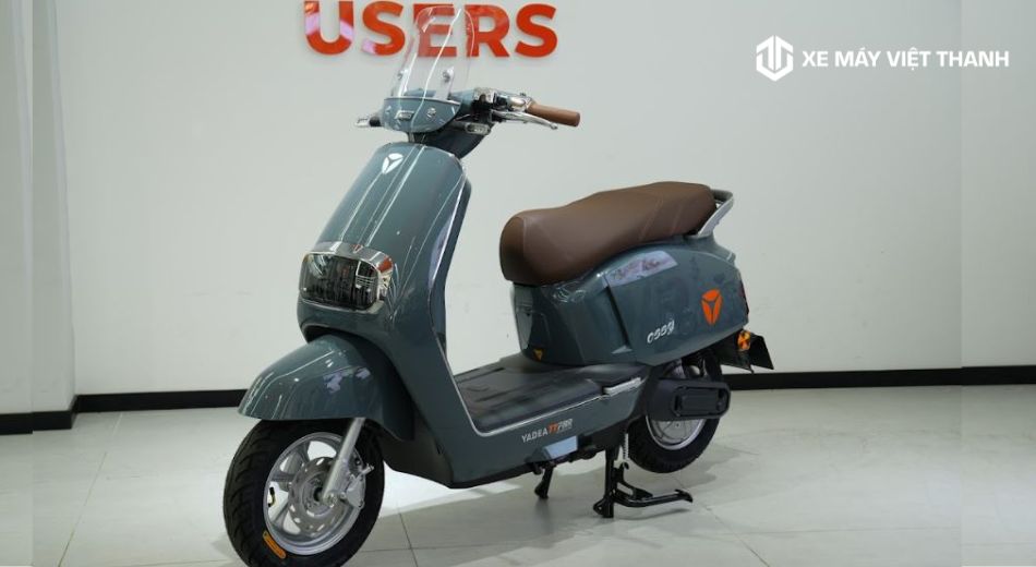 Xe máy điện Yadea Ossy màu xanh xám