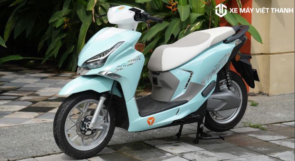 Xe máy điện Yadea Velax mạnh mẽ và khoẻ khoắn