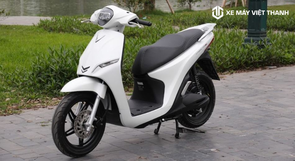Mẫu xe máy điện Feliz Neo màu trắng - giá xe máy điện vinfast