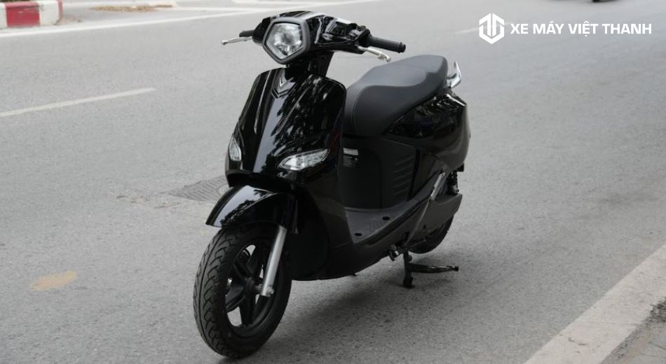 Mẫu xe máy điện Vento neo màu đen