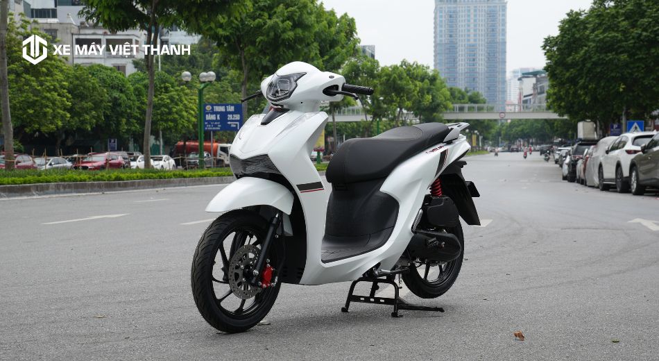 Mẫu xe ga Velia 50cc màu trắng hãng Espero - Xe máy Detech 50cc giá bao nhiêu