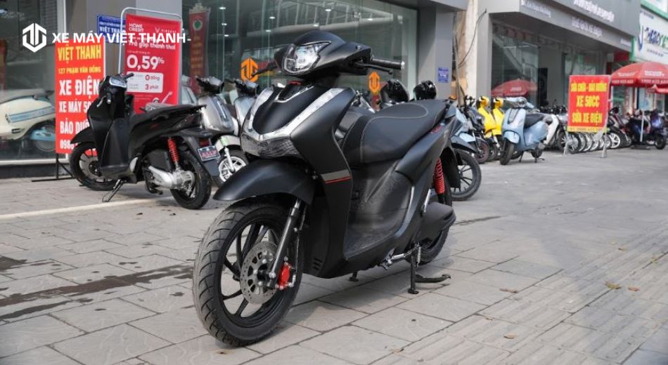 Mẫu xe máy điện Velia E dáng SH cho nam