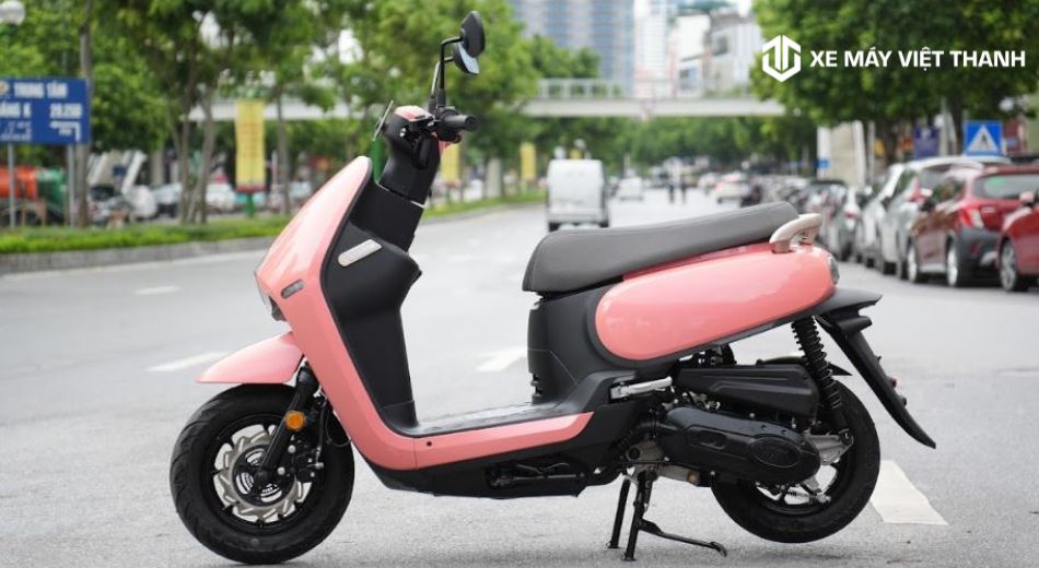 Cách chạy xe an toàn qua vùng ngập nước