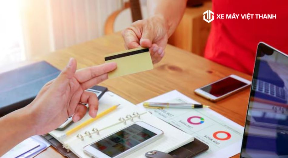 Mua xe trả góp qua thẻ