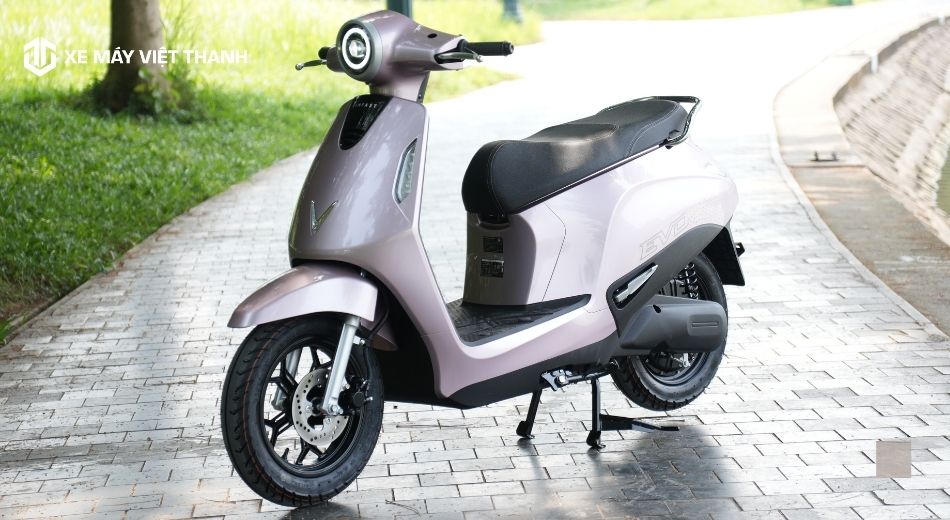 Trang bị chống nước cho xe điện Evo Grand Lite