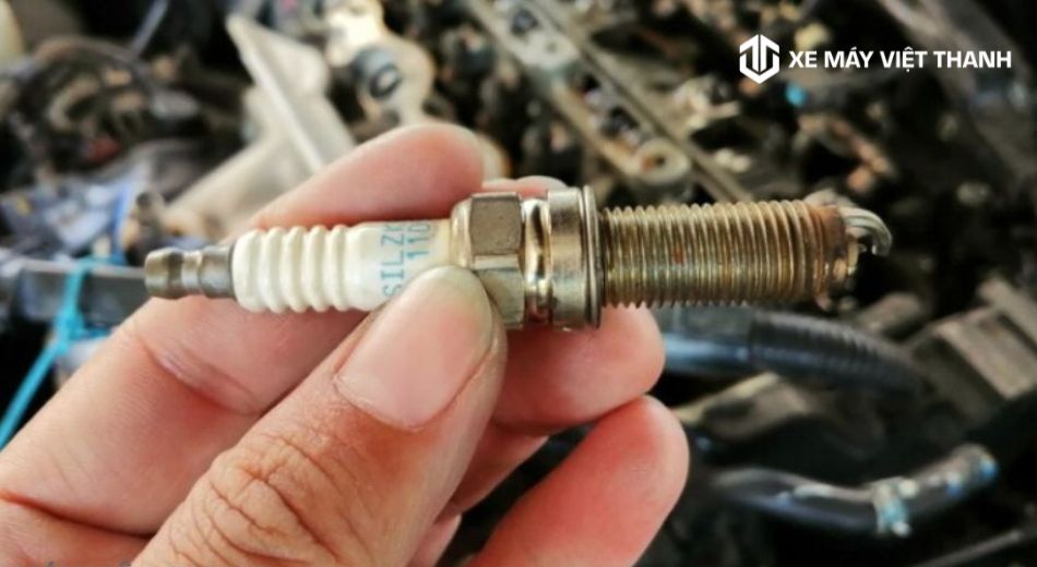 Xe 50cc bị hụt ga do bugi xe