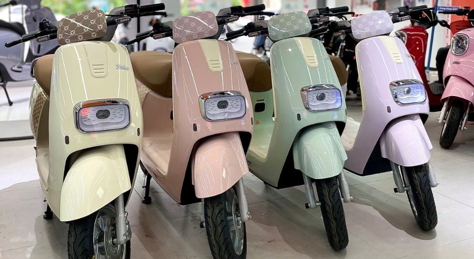 Sạc Xe Máy Điện Có Tốn Điện Không? Chi Phí Mỗi Lần Sạc