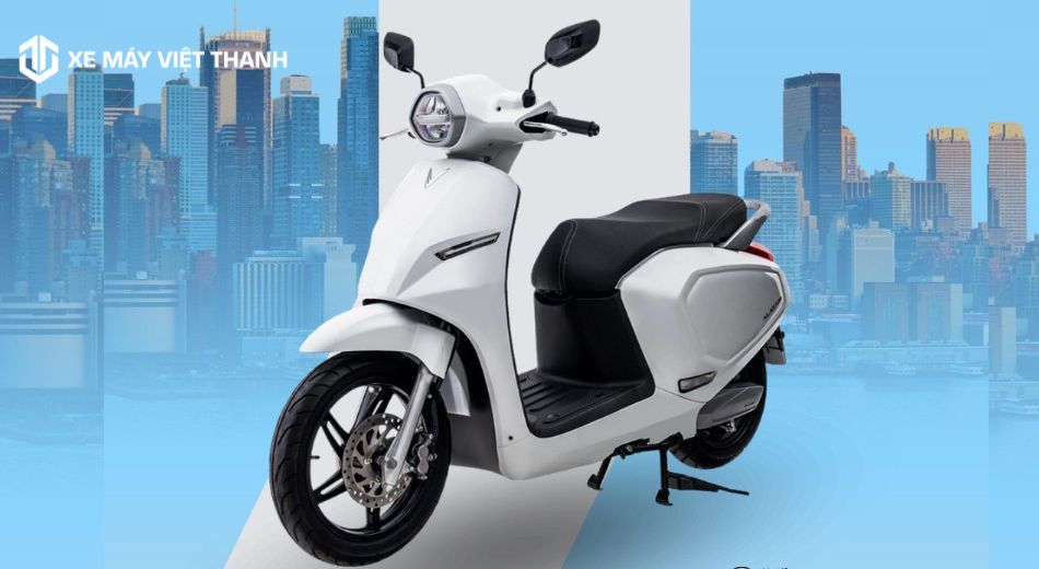 Thiết kế xe máy điện đẹp và pin khủng