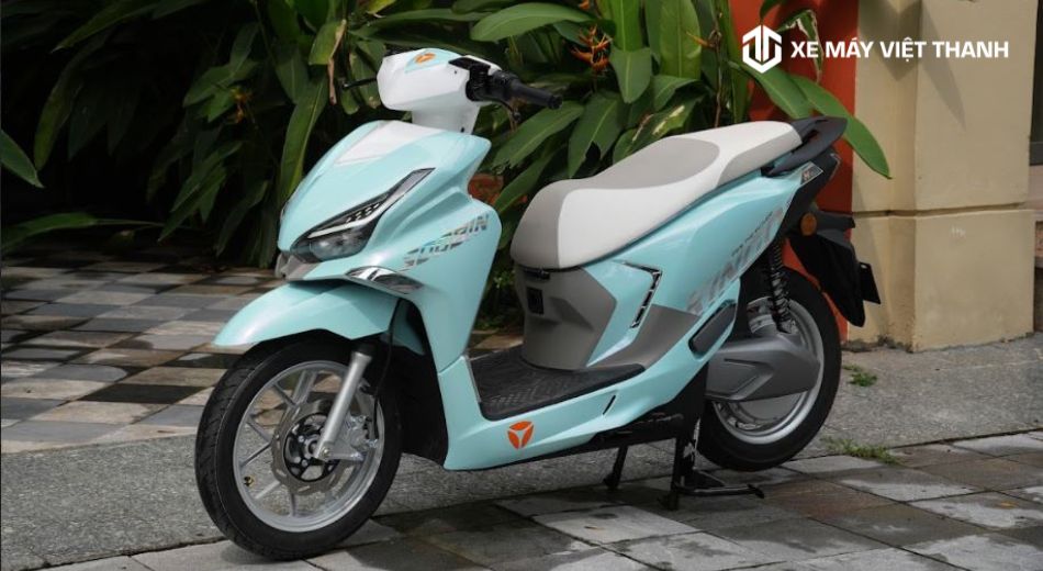 Xe máy điện Yadea Velax có pin tháo rời