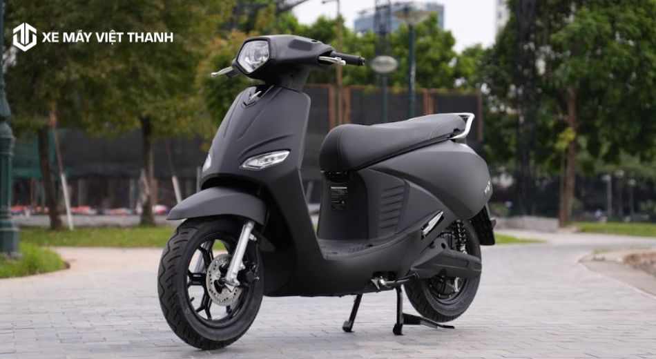 Xe máy điện VinFast Vero X màu đen cá tính