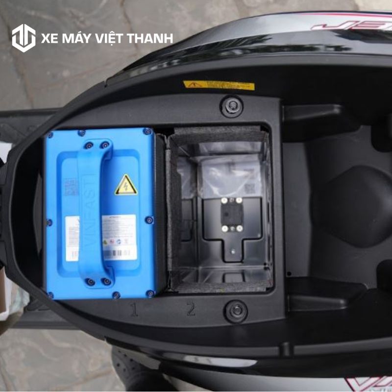 Cốp xe máy điện VinFast Viper